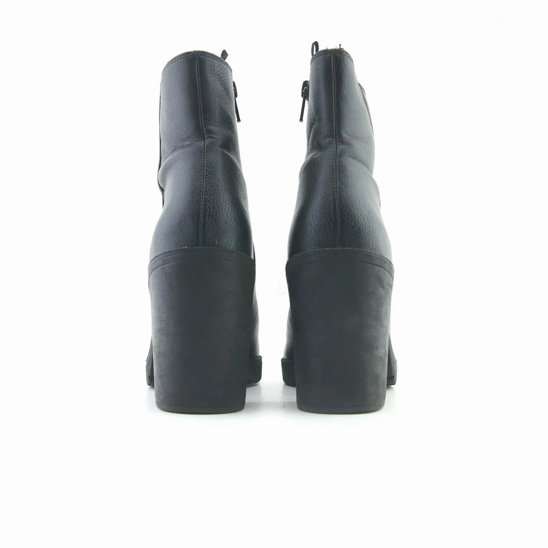 AMERICAN BRAND . stylish walking shoe photos
