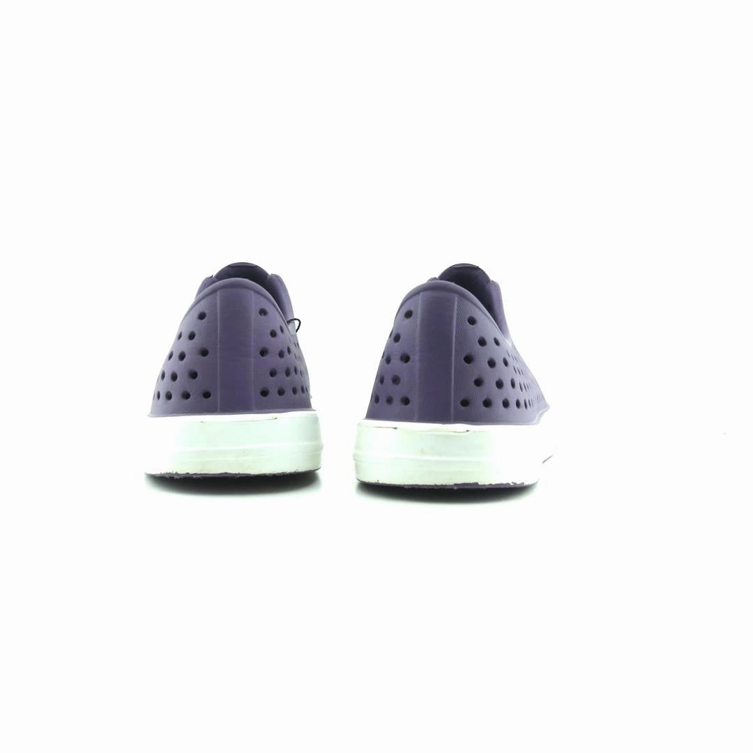 AMERICAN BRAND . stylish walking shoe photos