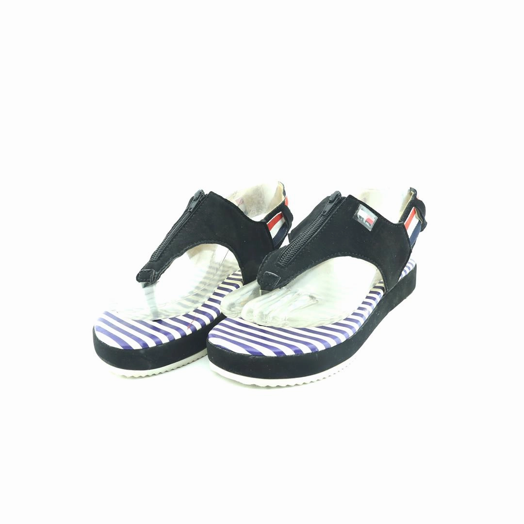 AMERICAN BRAND . American everyday footwear