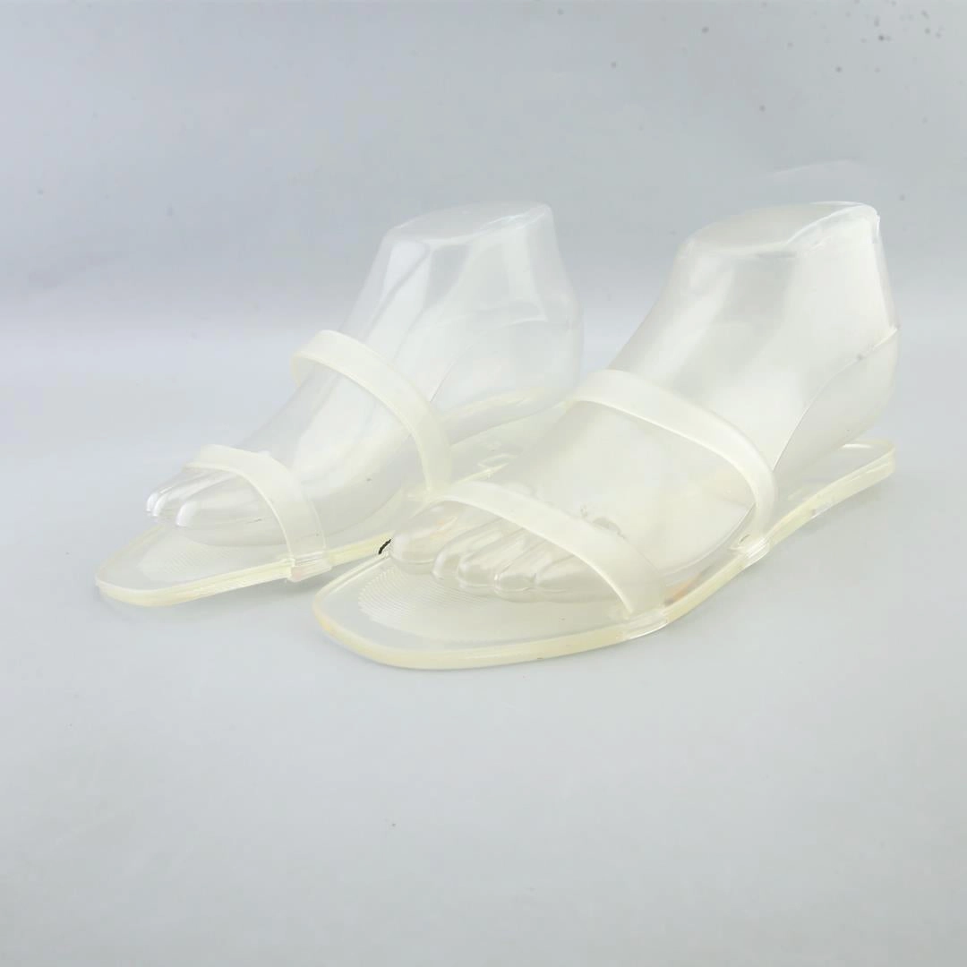 AMERICAN BRAND . American everyday footwear