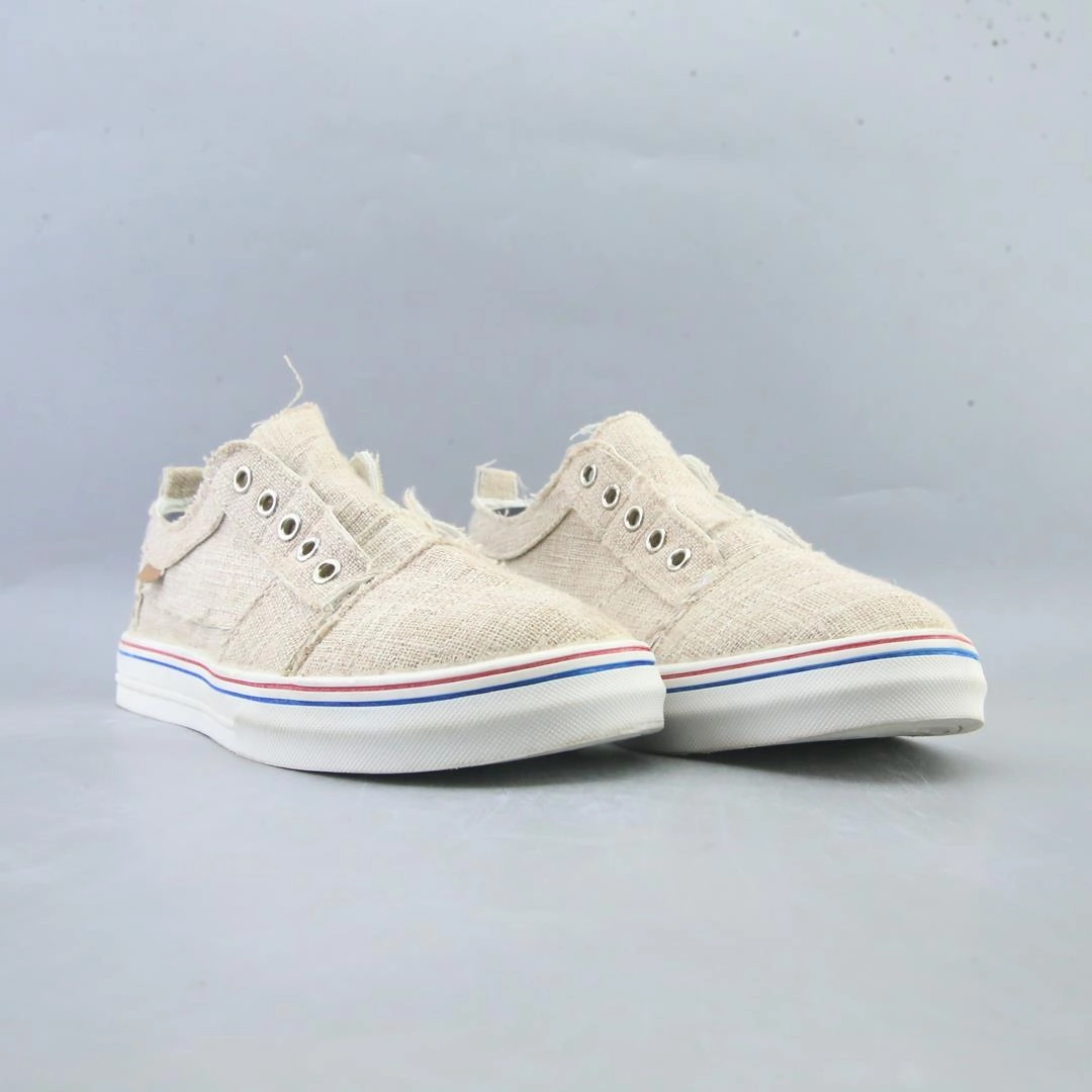 AMERICAN BRAND . stylish walking shoe photos
