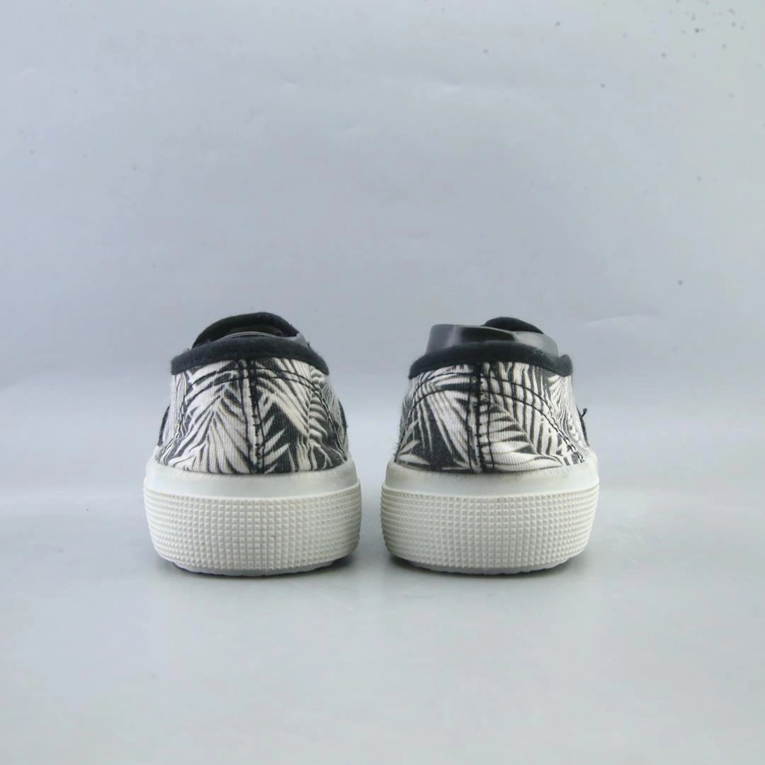 AMERICAN BRAND . stylish walking shoe photos