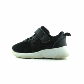 AMERICAN BRAND . American everyday footwear