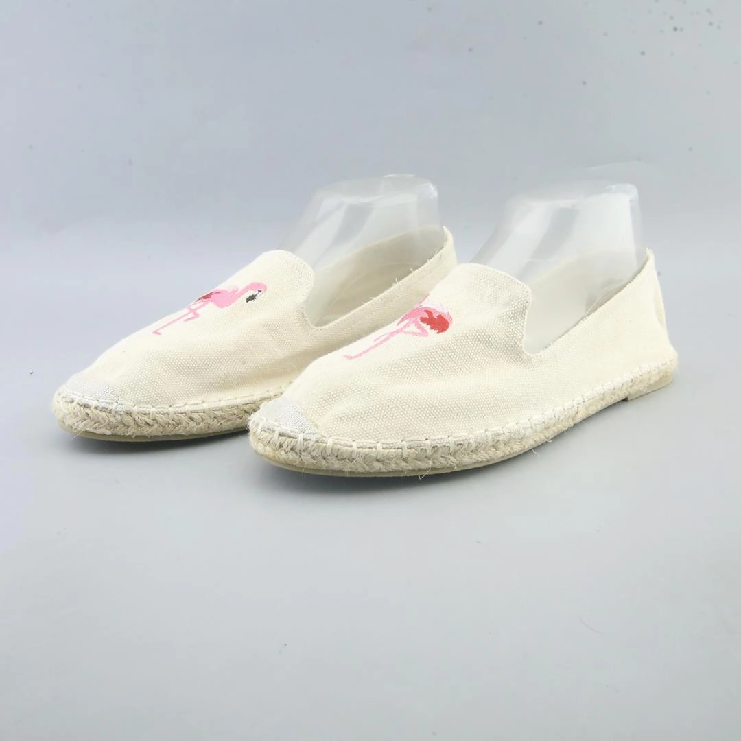 AMERICAN BRAND . American everyday footwear
