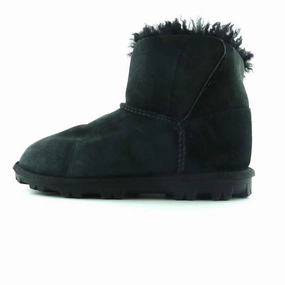 AMERICAN BRAND . American everyday footwear