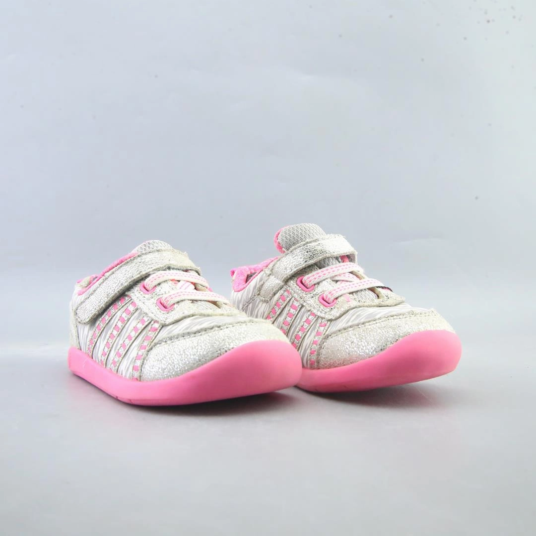 AMERICAN BRAND . stylish walking shoe photos