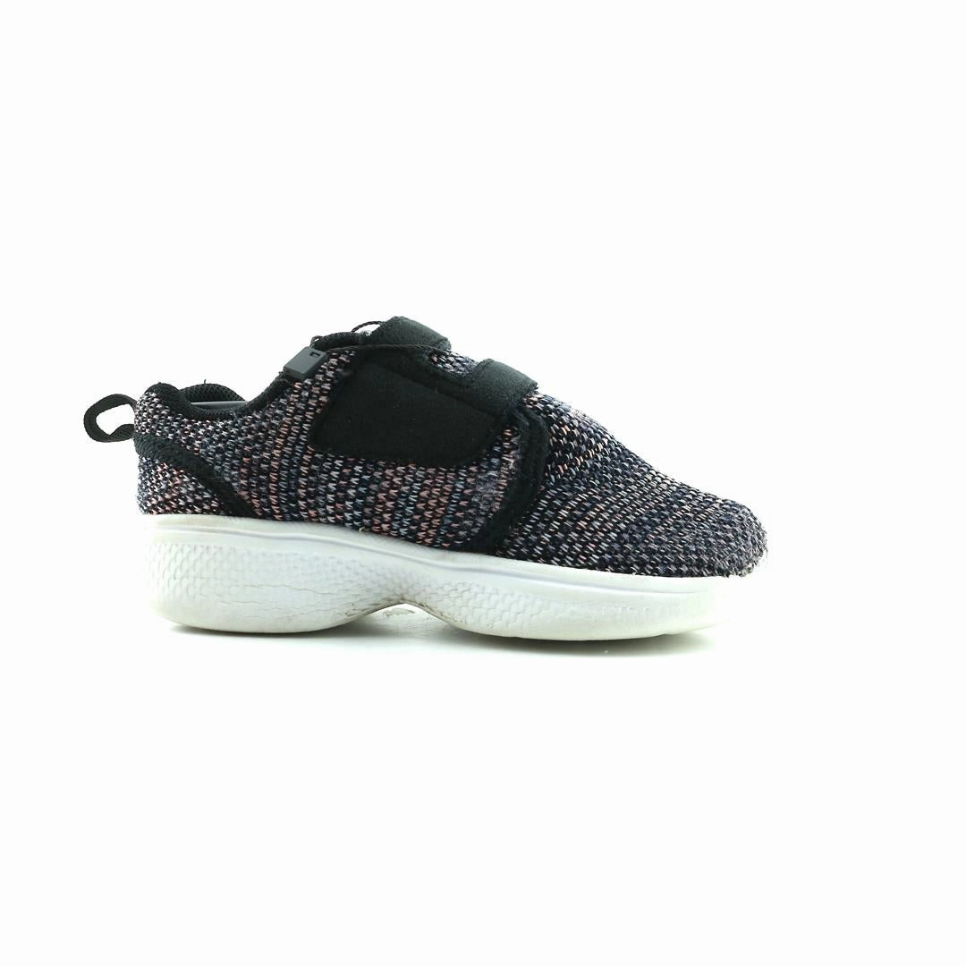 AMERICAN BRAND . stylish walking shoe photos