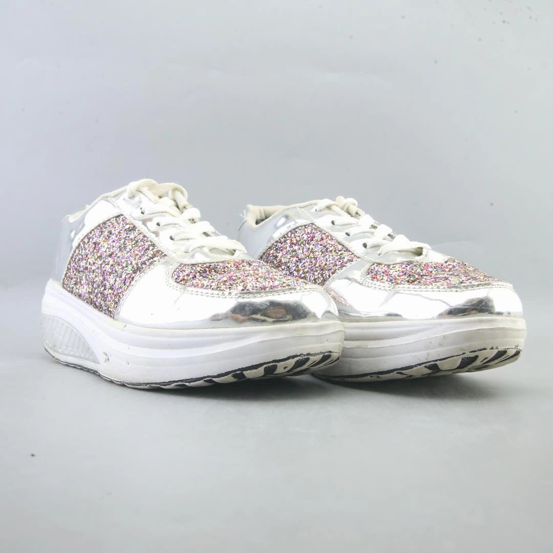 AMERICAN BRAND . stylish walking shoe photos