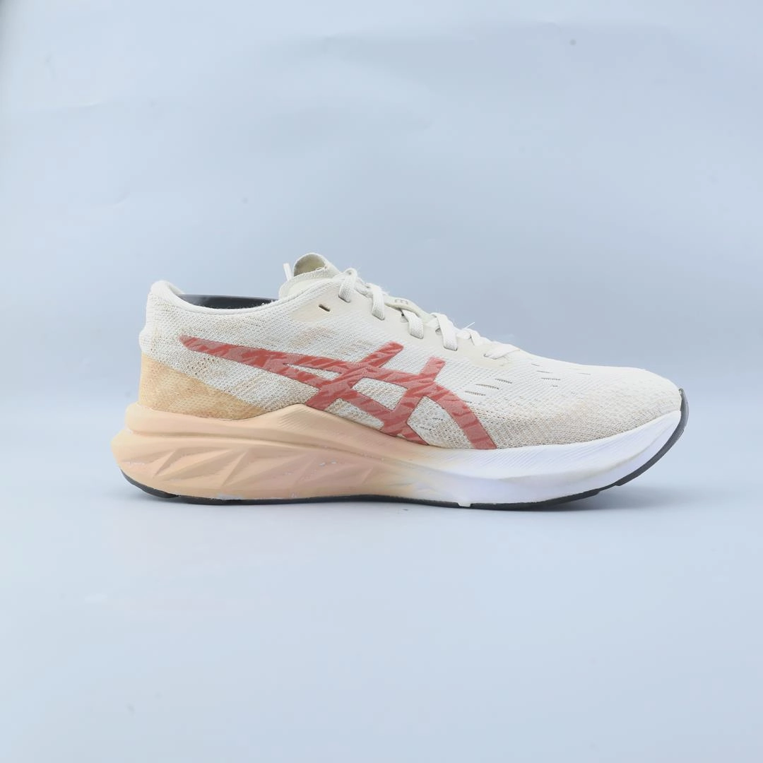 ASICS DYNABLAST 3 performance running shoe photos