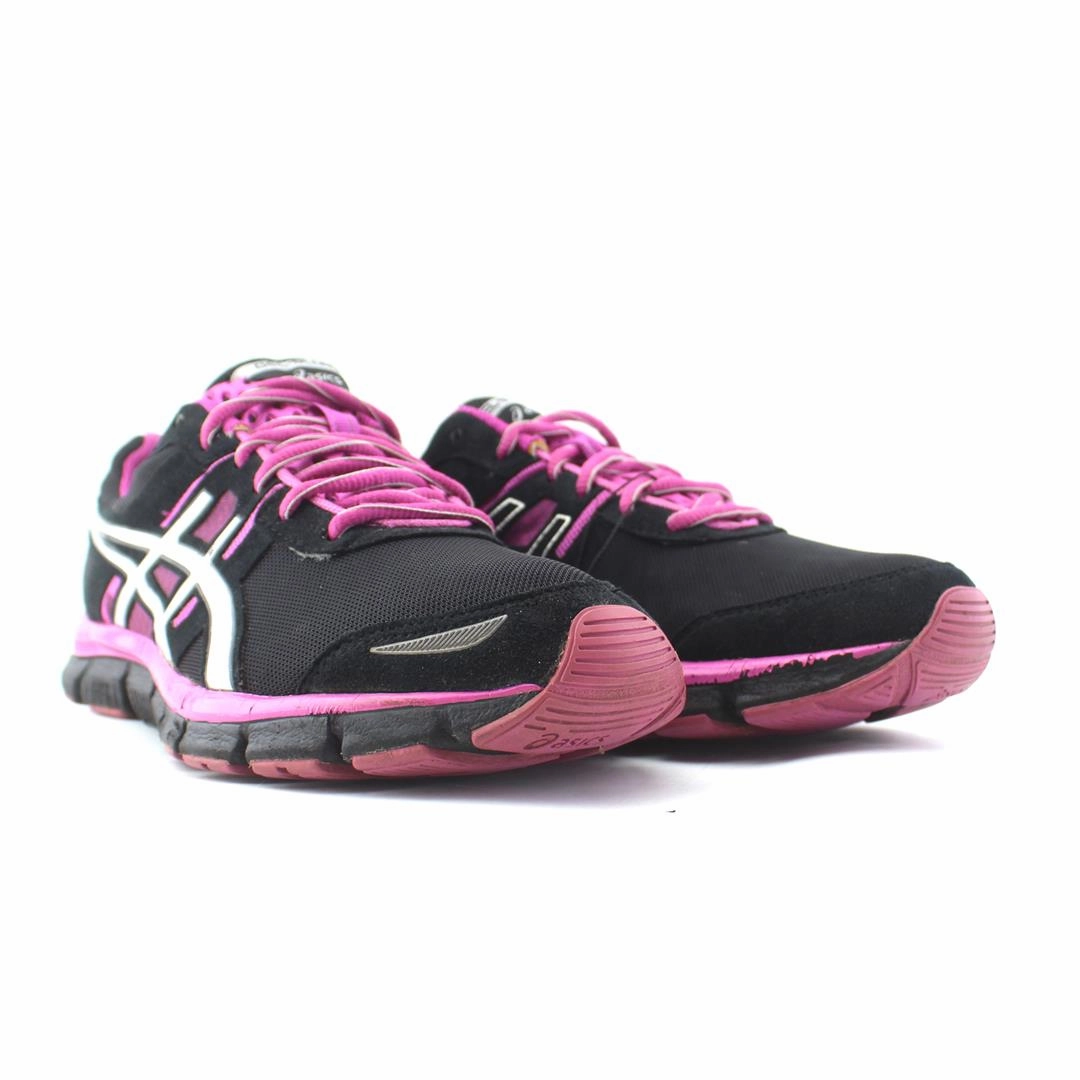 ASICS GEL BLUR 33 lightweight athletic shoe visuals