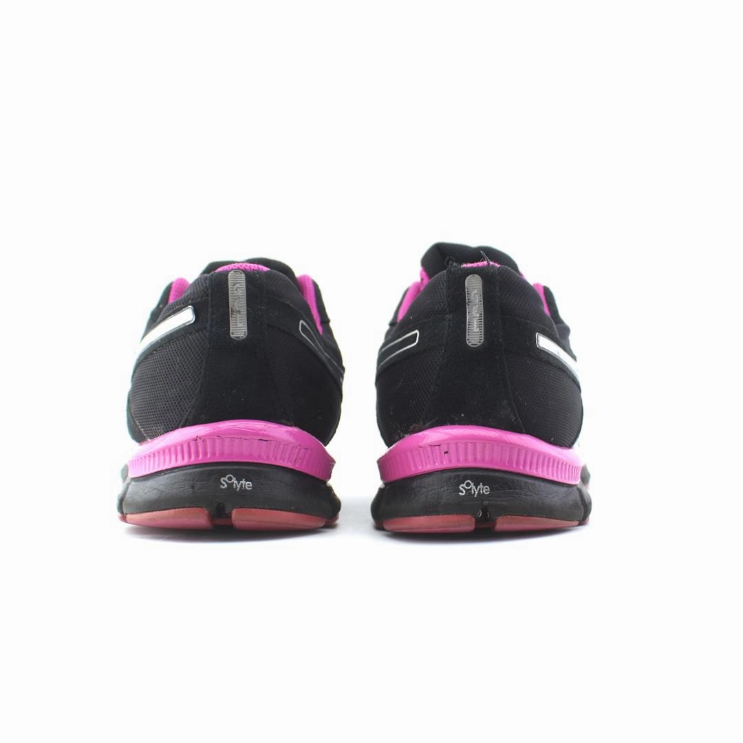 ASICS GEL BLUR 33 lightweight athletic shoe visuals