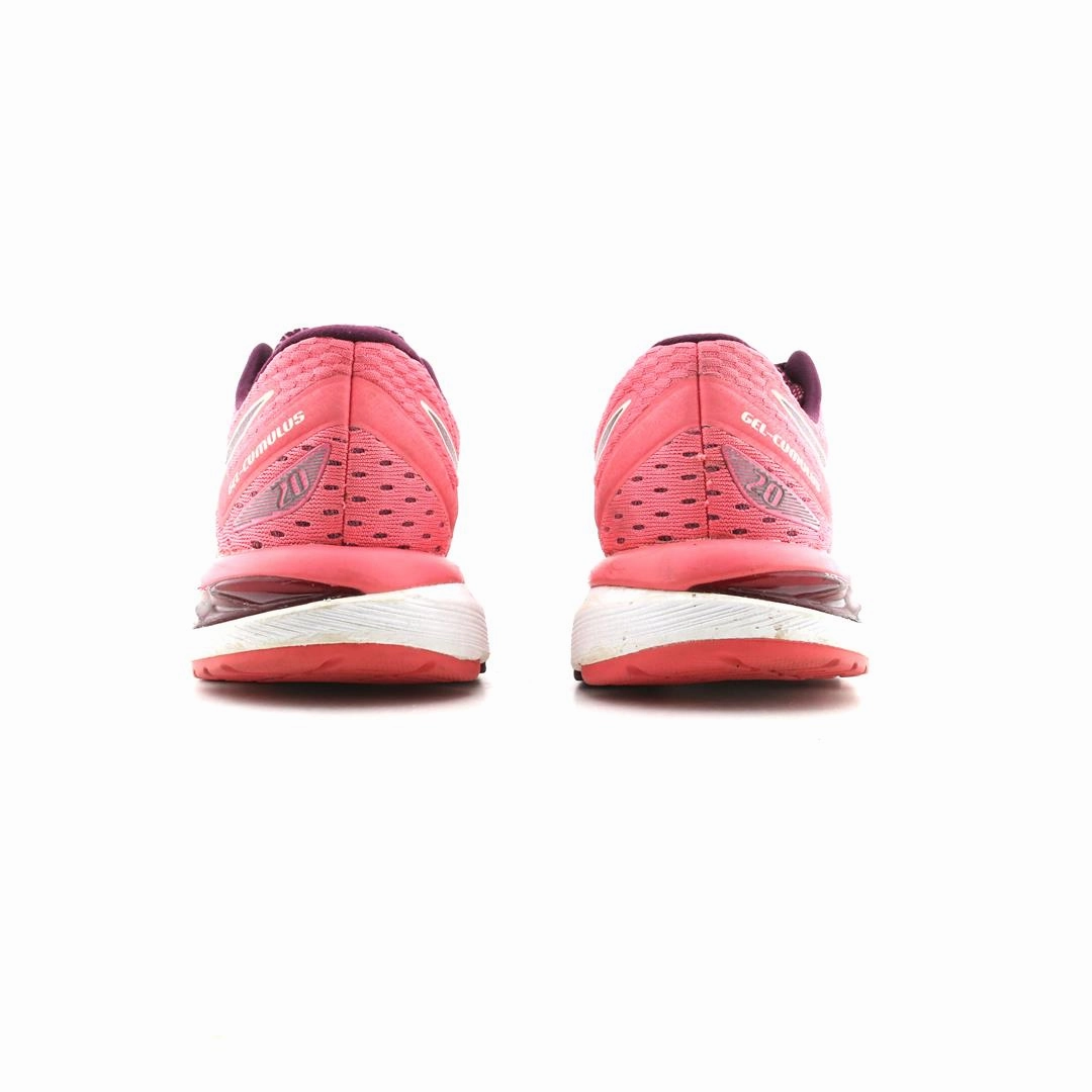 ASICS GEL-CUMULUS 20 lightweight athletic shoe visuals