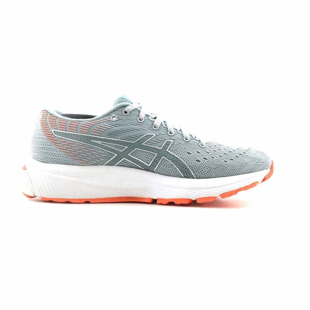 ASICS GEL-CUMULUS 22 sporty Asics footwear images