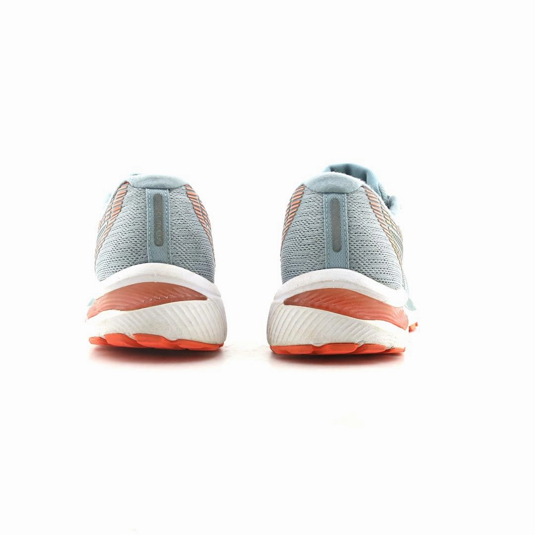 ASICS GEL-CUMULUS 22 sporty Asics footwear images