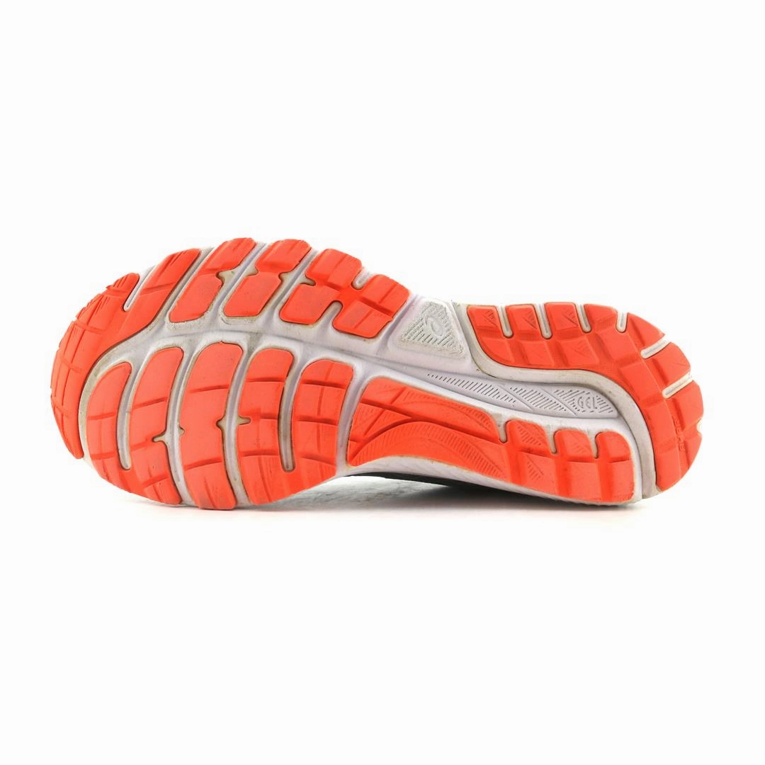 ASICS GEL-CUMULUS 22 sporty Asics footwear images