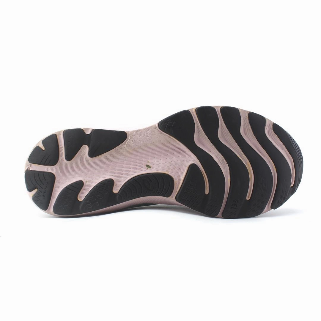 ASICS GEL-CUMULUS 24 sporty Asics footwear images