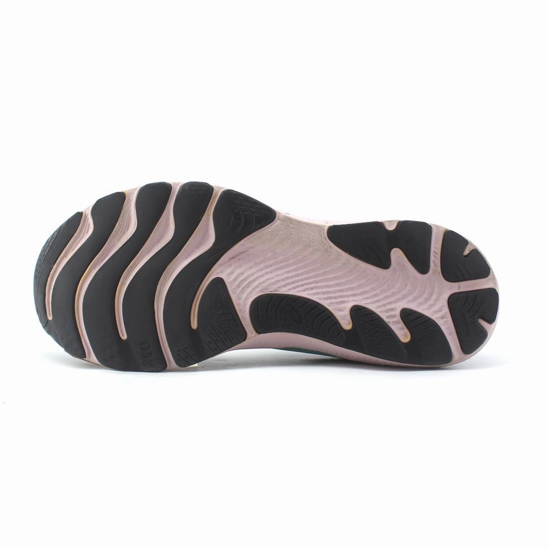 ASICS GEL-CUMULUS 24 sporty Asics footwear images