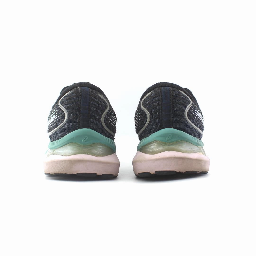 ASICS GEL-CUMULUS 24 sporty Asics footwear images
