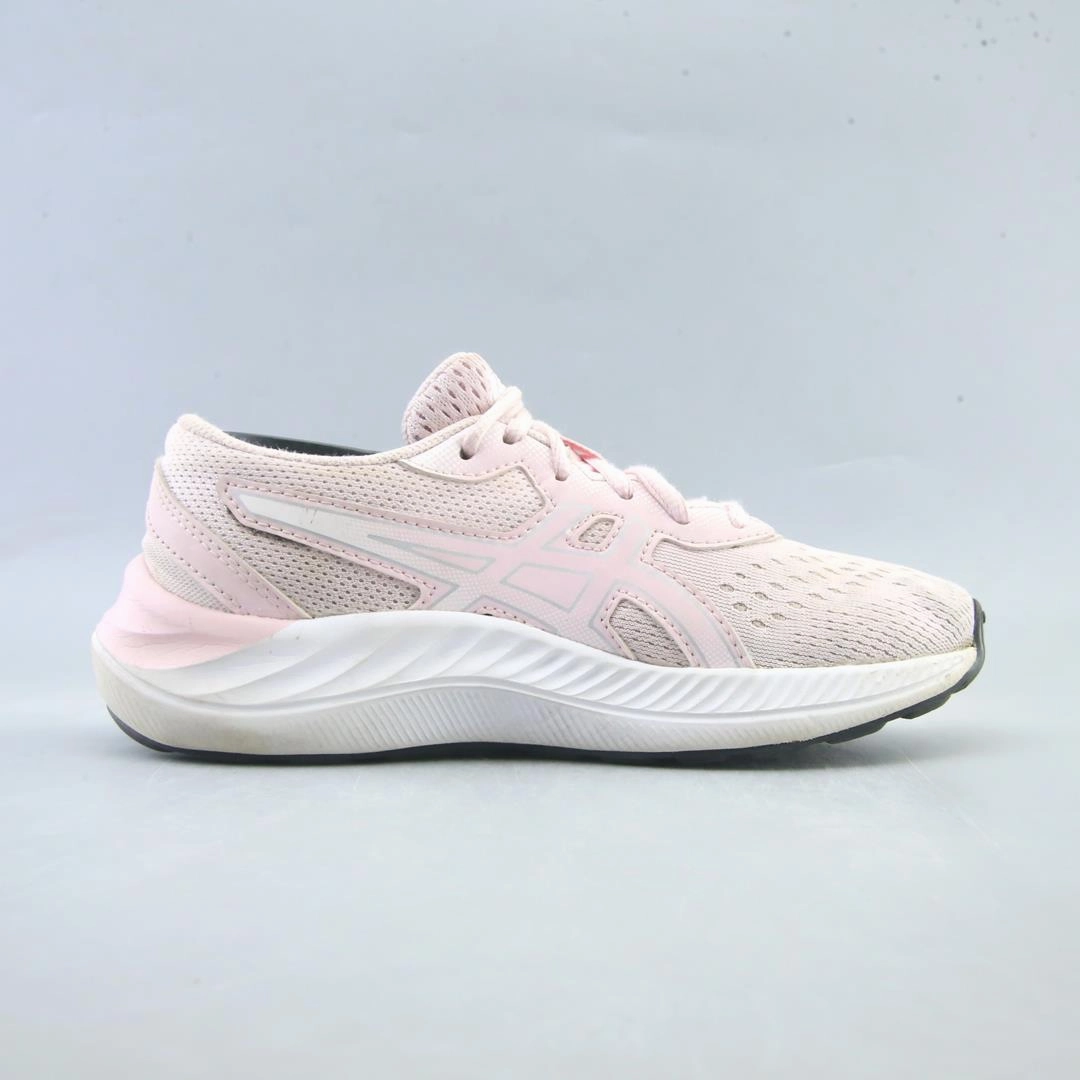 ASICS GEL EXCITE 8 lightweight athletic shoe visuals