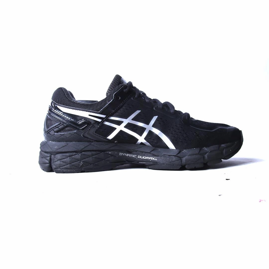 ASICS GEL-KAYANO 22 lightweight athletic shoe visuals