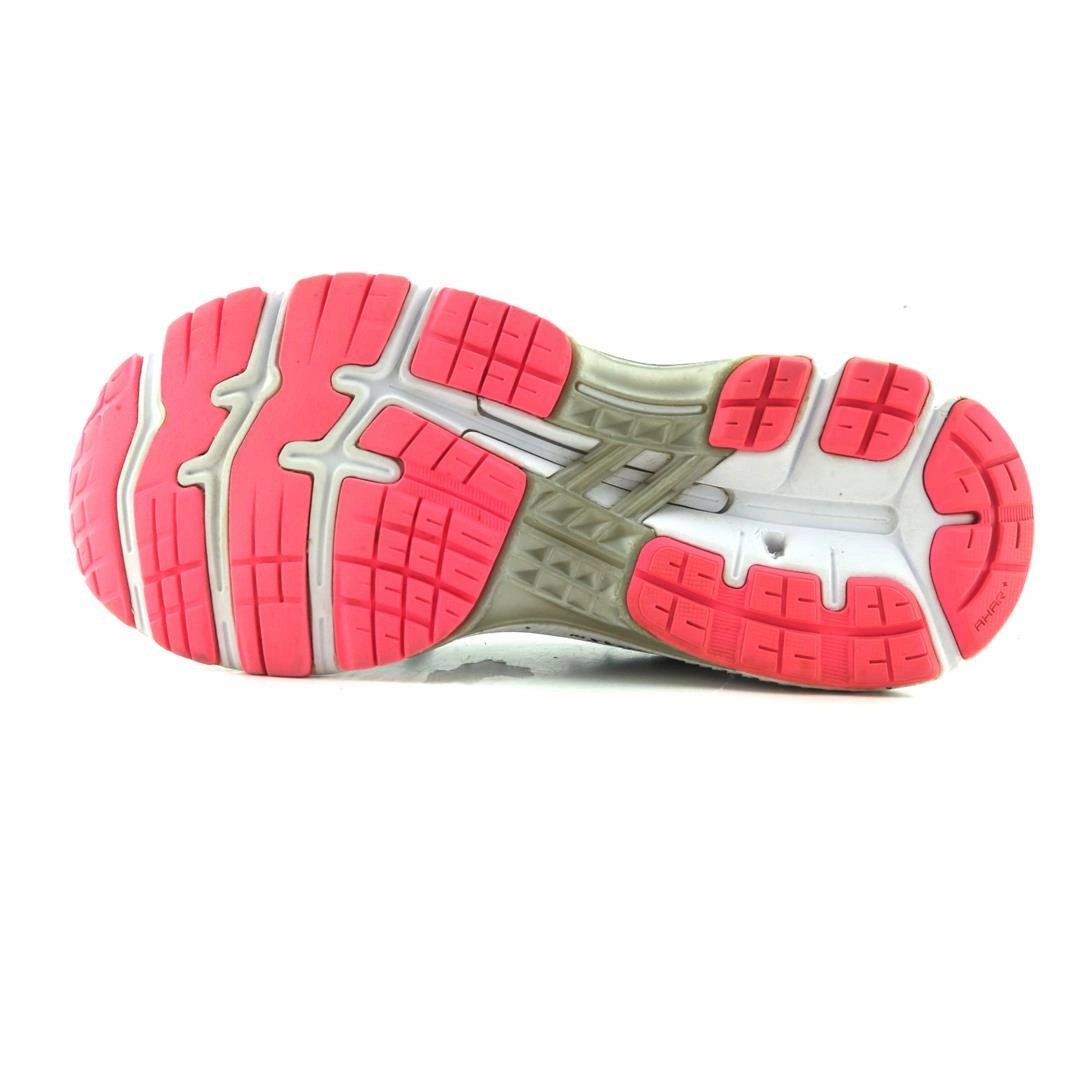 ASICS GEL-KAYANO 26 lightweight athletic shoe visuals