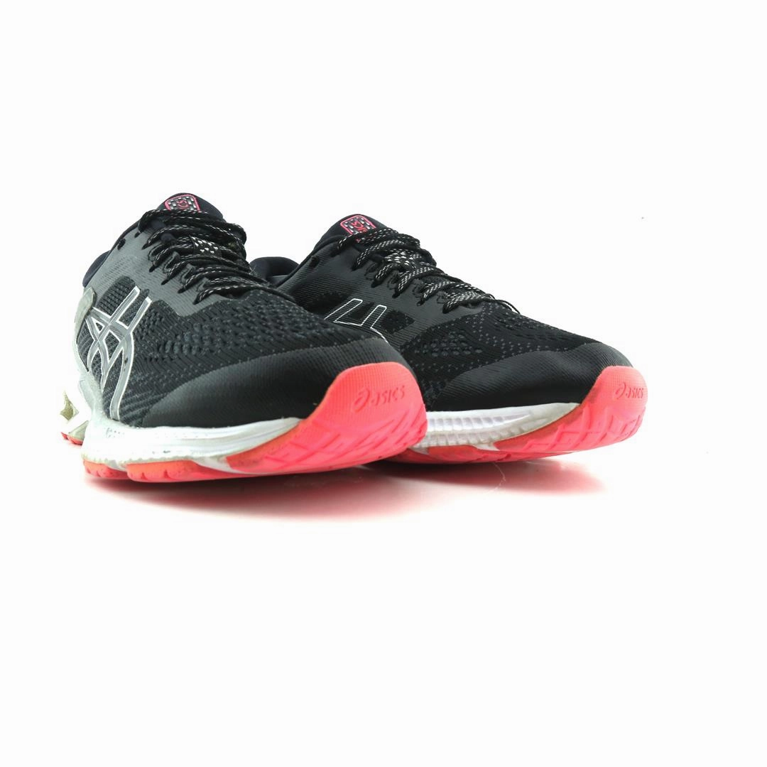 ASICS GEL-KAYANO 26 lightweight athletic shoe visuals