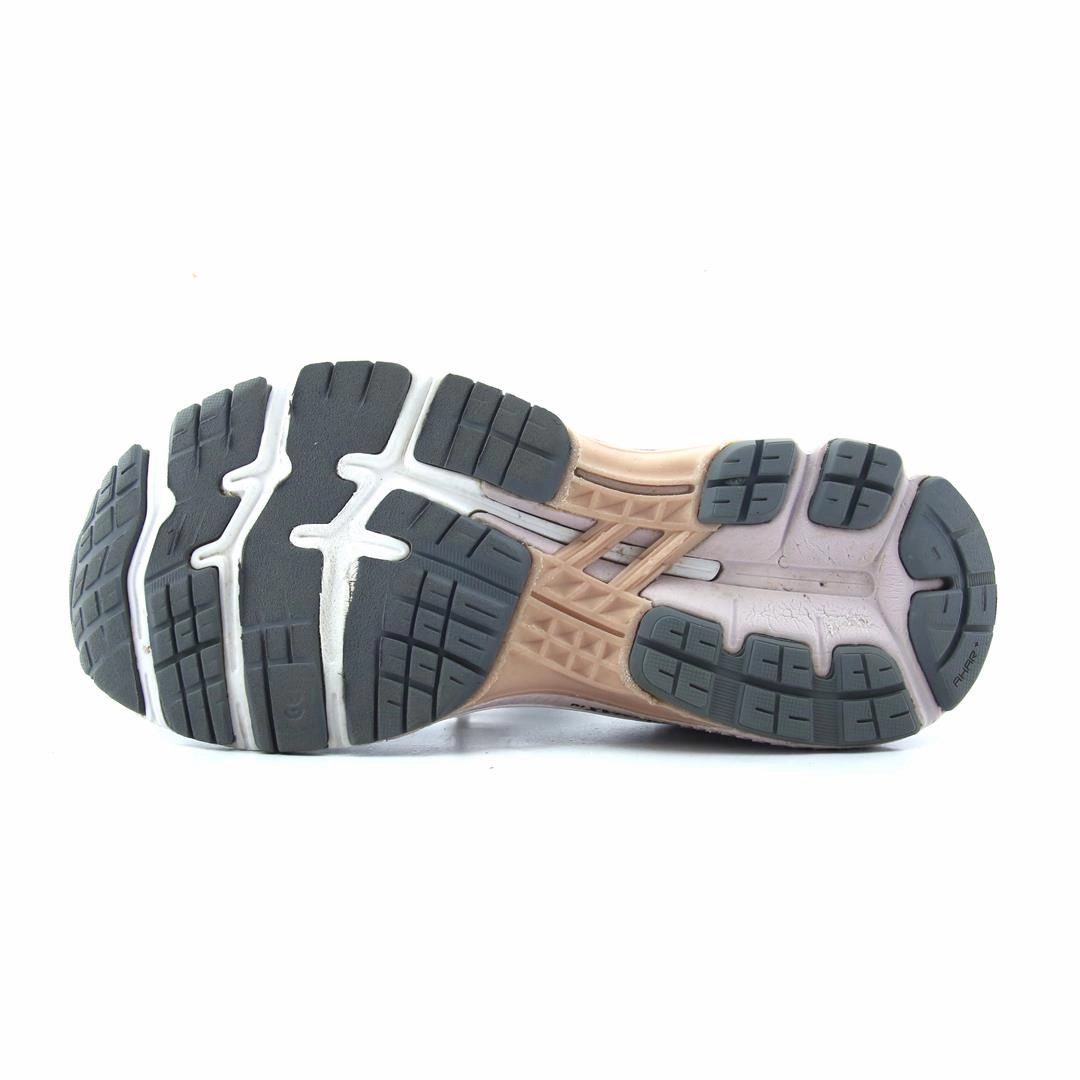 ASICS GEL-KAYANO 26 lightweight athletic shoe visuals