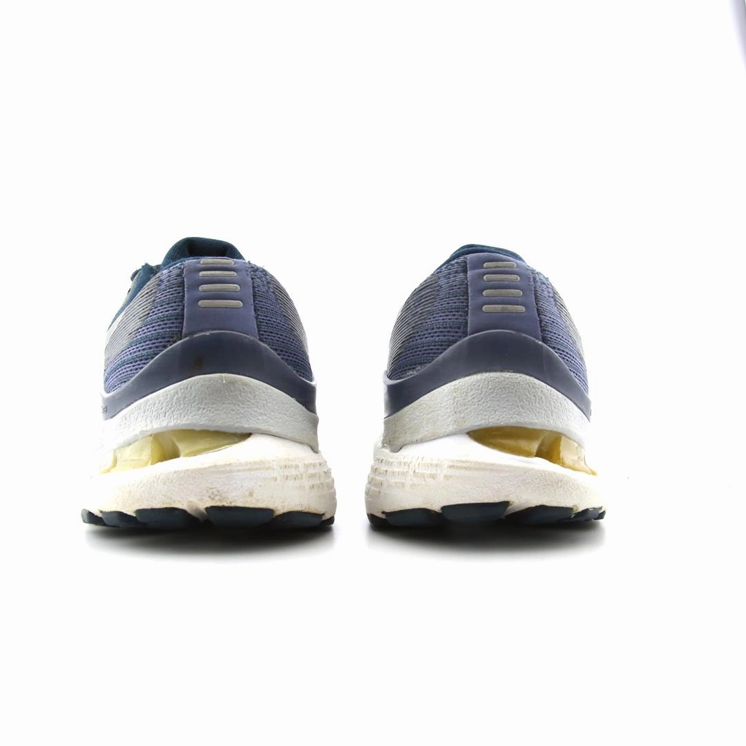 ASICS GEL-KAYANO 28 lightweight athletic shoe visuals