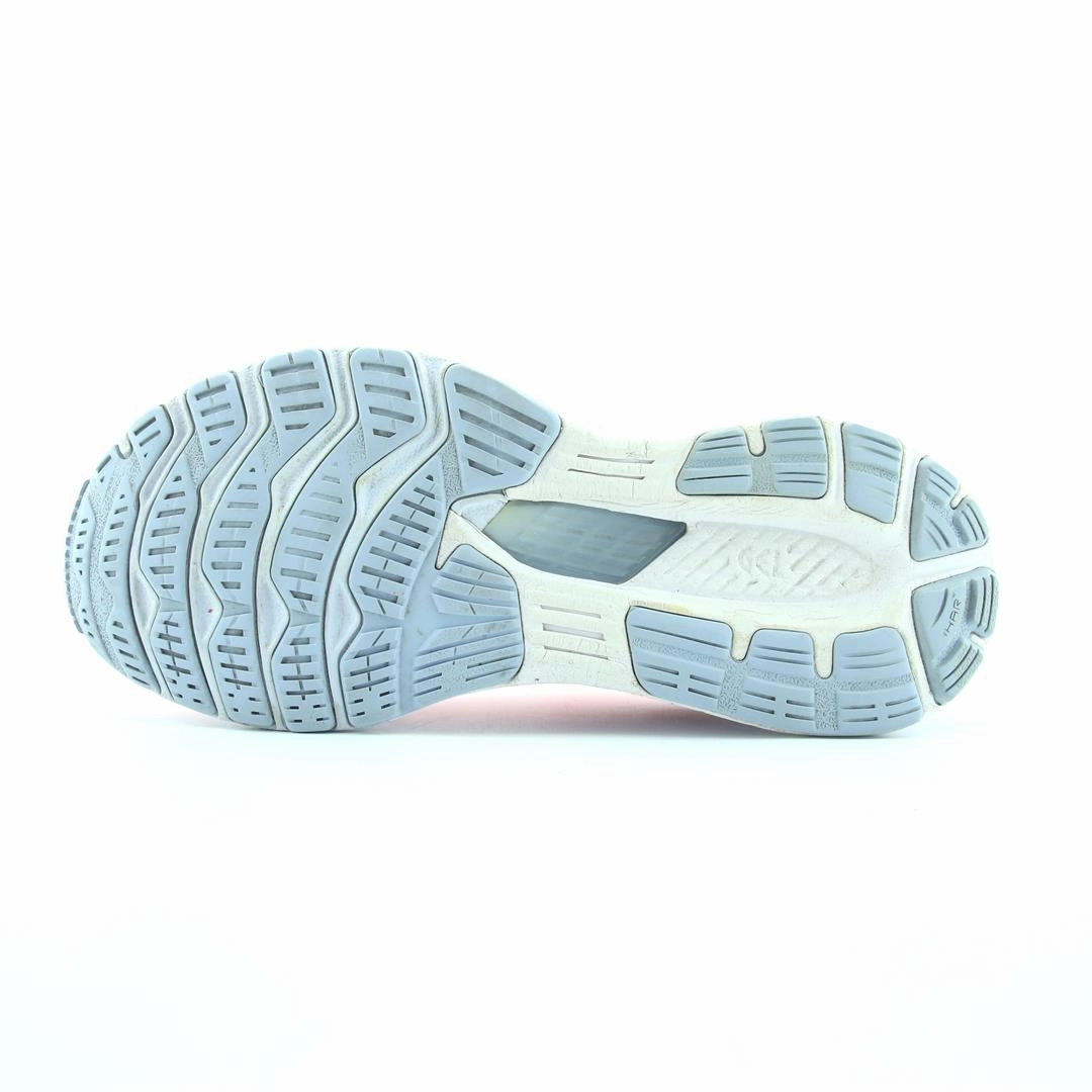 ASICS GEL KAYANO 28 performance running shoe photos