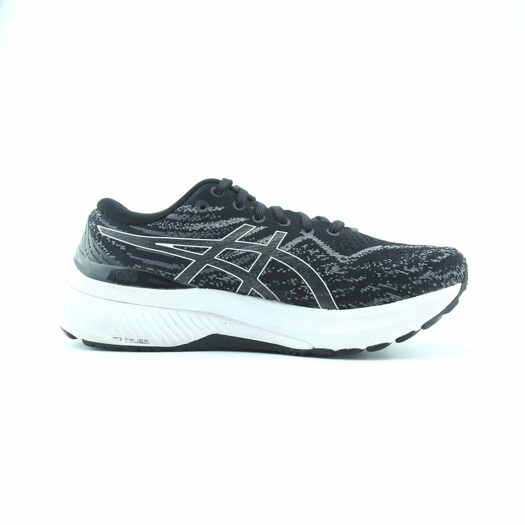 ASICS GEL KAYANO 28 performance running shoe photos