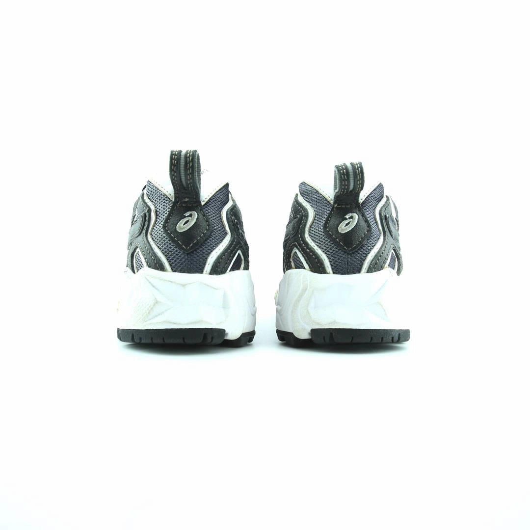 ASICS GEL NANDI trainer shoe design snapshots