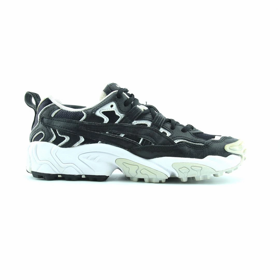 ASICS GEL NANDI trainer shoe design snapshots