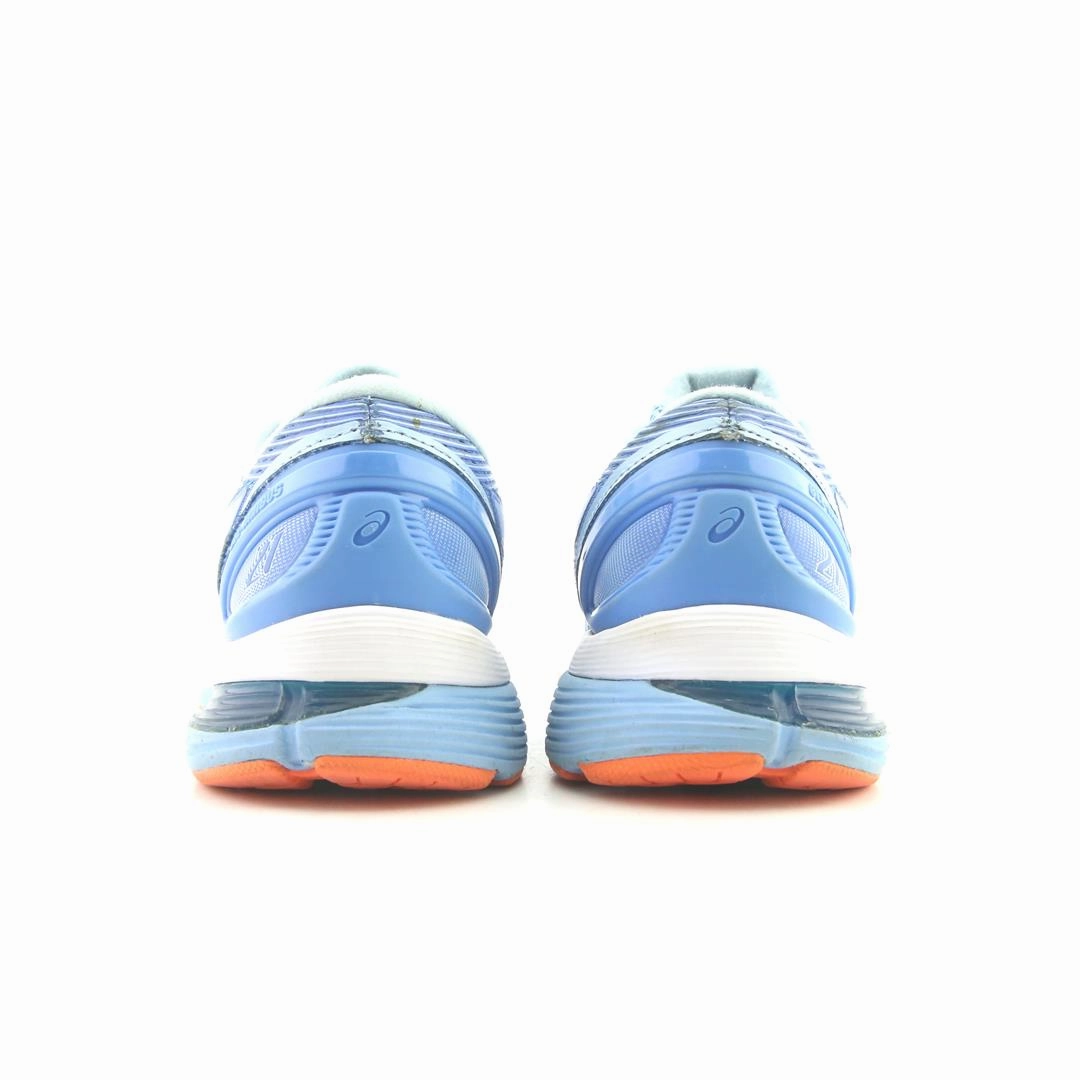ASICS GEL NIMBUS 21 sporty Asics footwear images