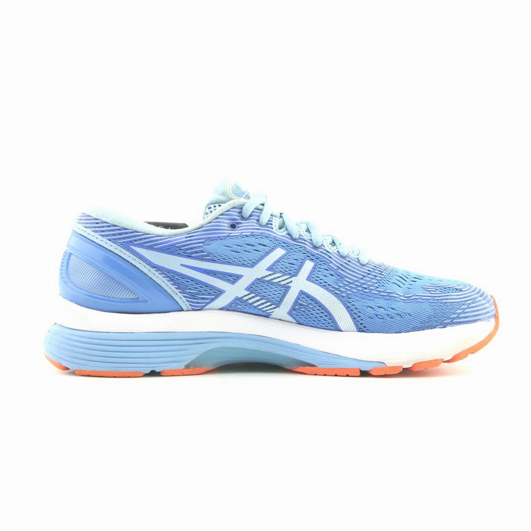 ASICS GEL NIMBUS 21 sporty Asics footwear images