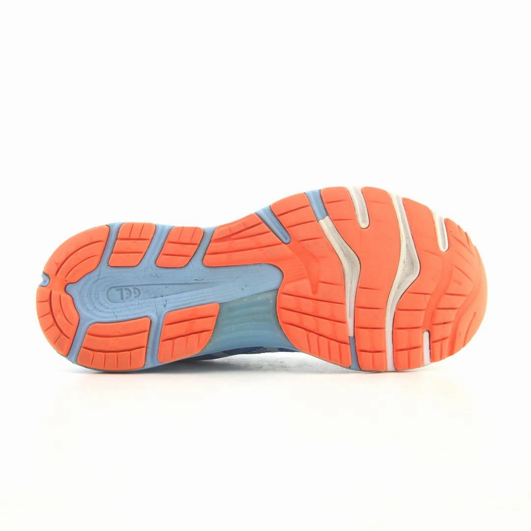 ASICS GEL NIMBUS 21 sporty Asics footwear images