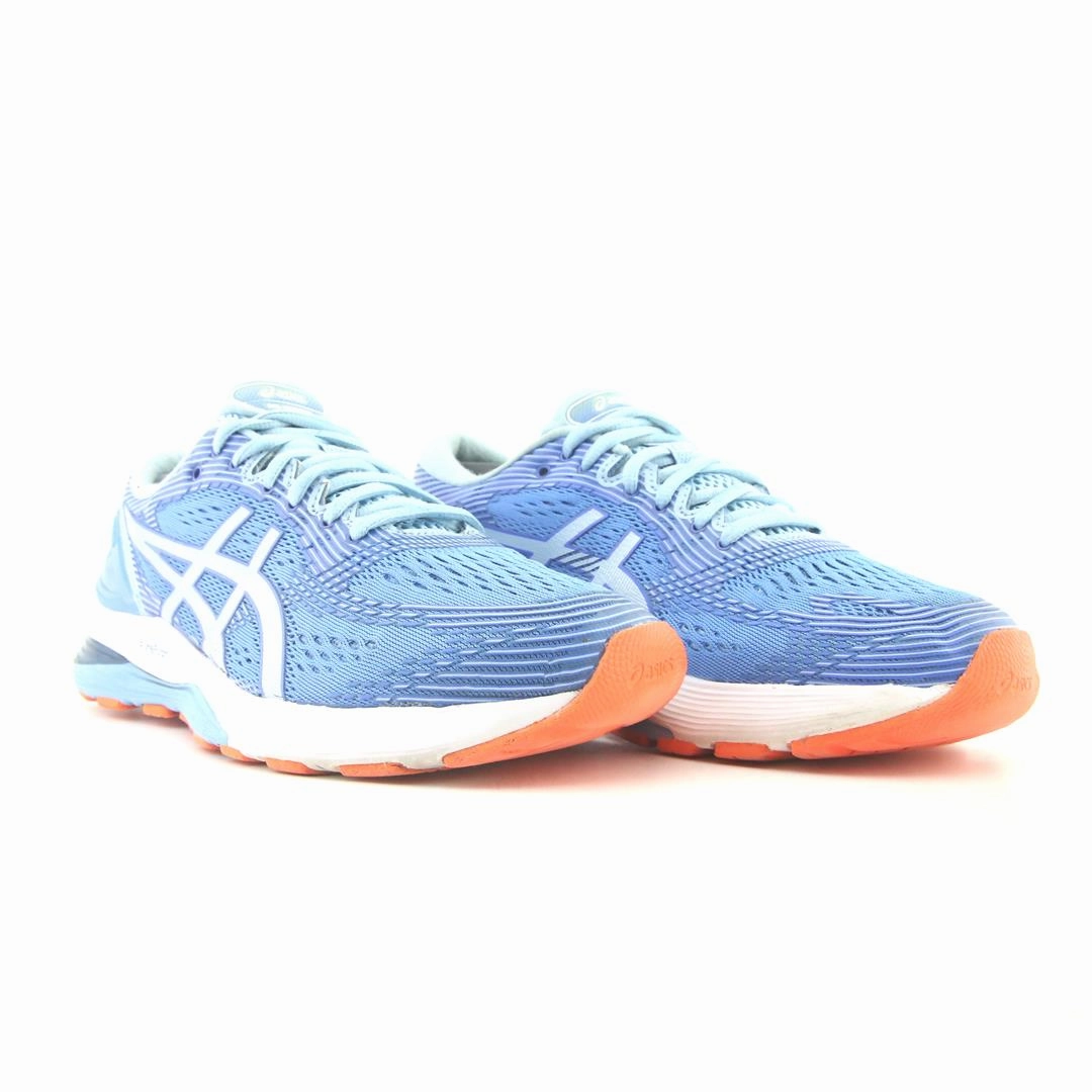 ASICS GEL NIMBUS 21 sporty Asics footwear images