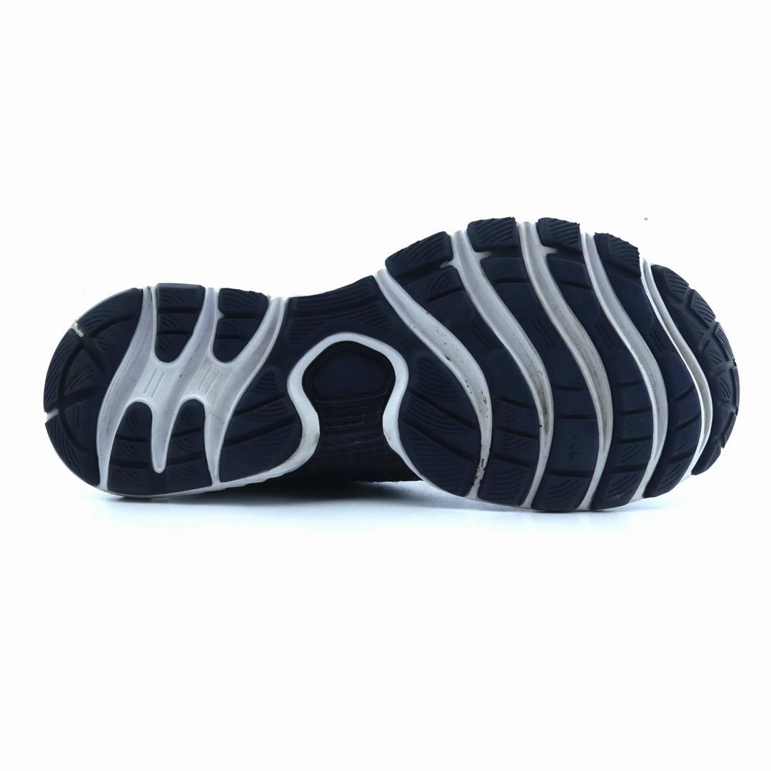 ASICS GEL NIMBUS 22 lightweight athletic shoe visuals
