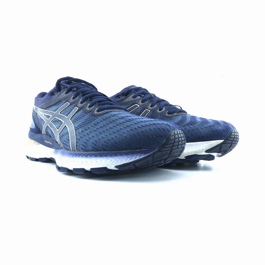 ASICS GEL NIMBUS 22 lightweight athletic shoe visuals