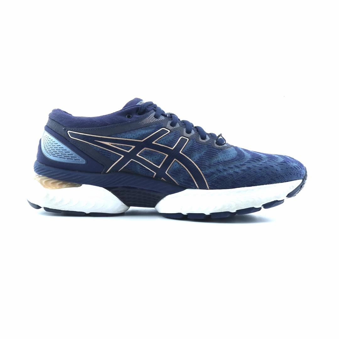 ASICS GEL NIMBUS 22 lightweight athletic shoe visuals