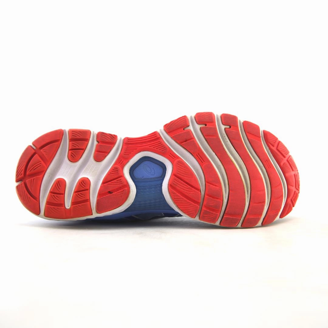 ASICS GEL-NIMBUS 22 sporty Asics footwear images