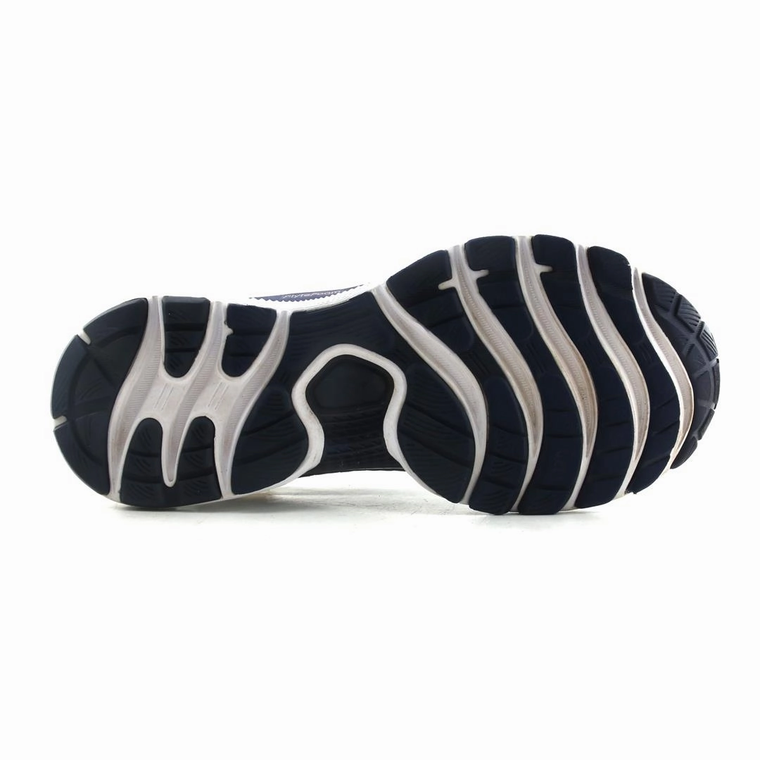ASICS GEL NIMBUS 22 sporty Asics footwear images