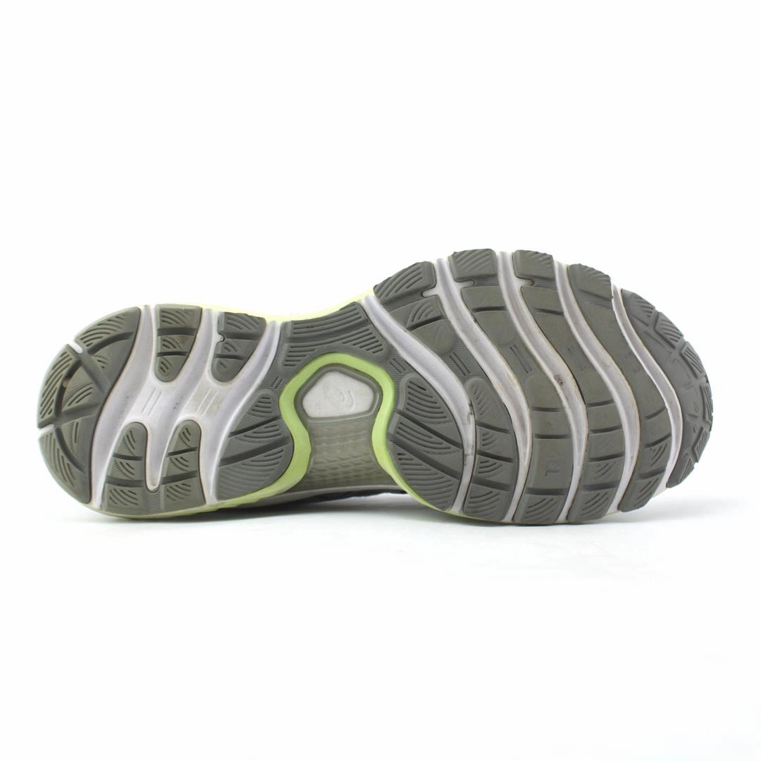 ASICS GEL NIMBUS 22 sporty Asics footwear images