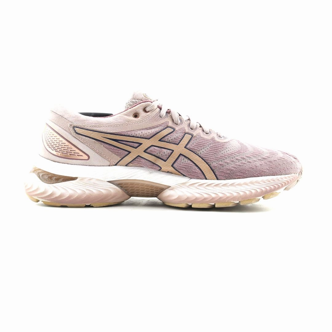 ASICS GEL-NIMBUS 22 sporty Asics footwear images