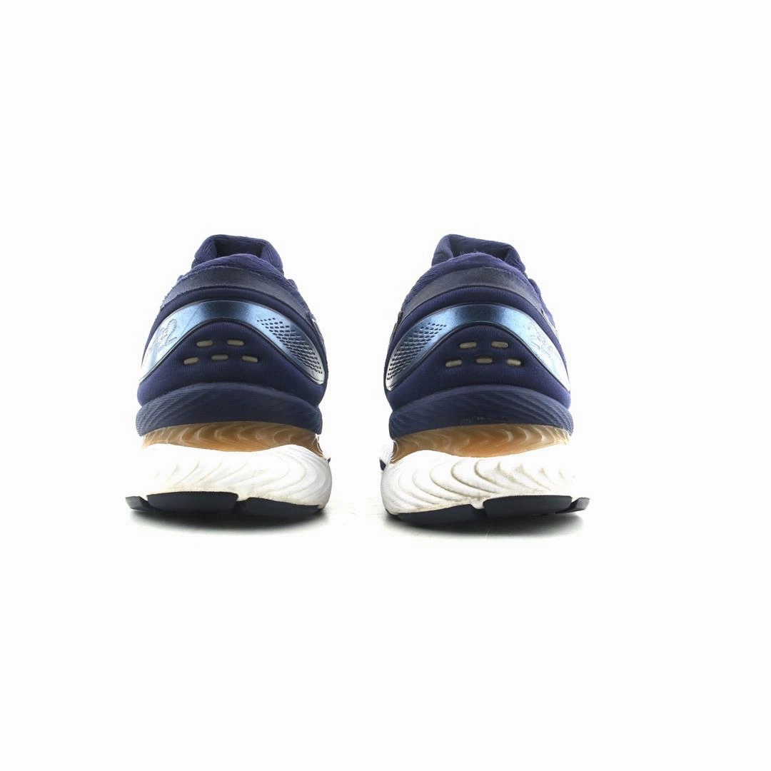 ASICS GEL NIMBUS 22 sporty Asics footwear images