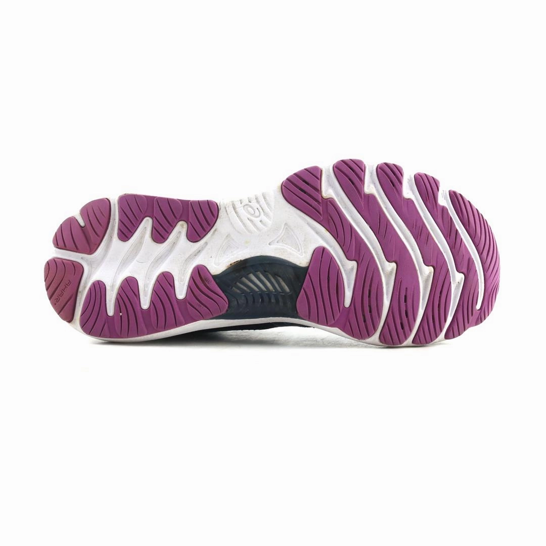 ASICS GEL-NIMBUS 23 sporty Asics footwear images