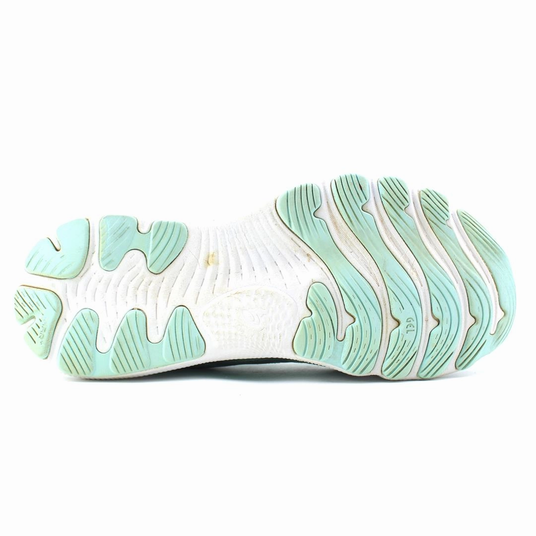 ASICS GEL-NIMBUS 24 sporty Asics footwear images