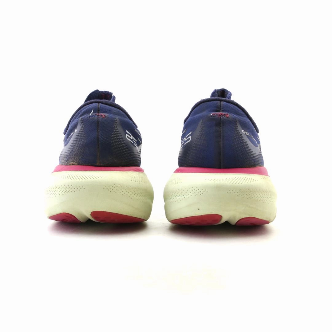 ASICS GEL NIMBUS 25 performance running shoe photos