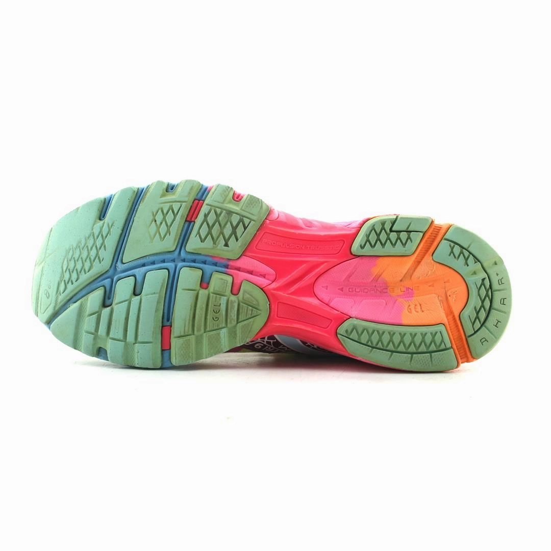ASICS GEL-NOOSA TRI 9 performance running shoe photos