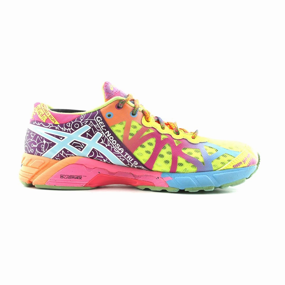 ASICS GEL-NOOSA TRI 9 performance running shoe photos