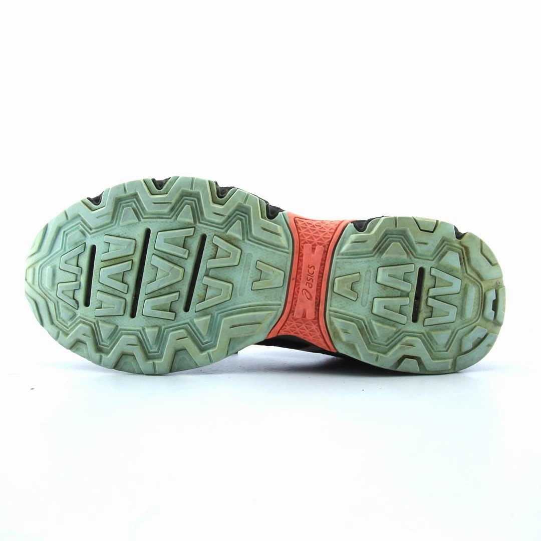 ASICS GEL VENTURE 8 lightweight athletic shoe visuals